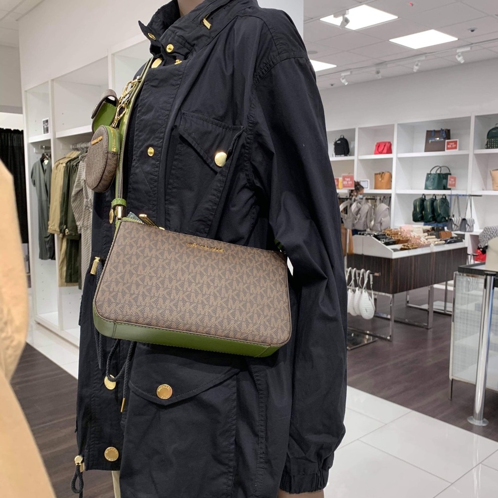 Michael Kors Jet Set Xbody W Tech Attch - Picture 10 of 10